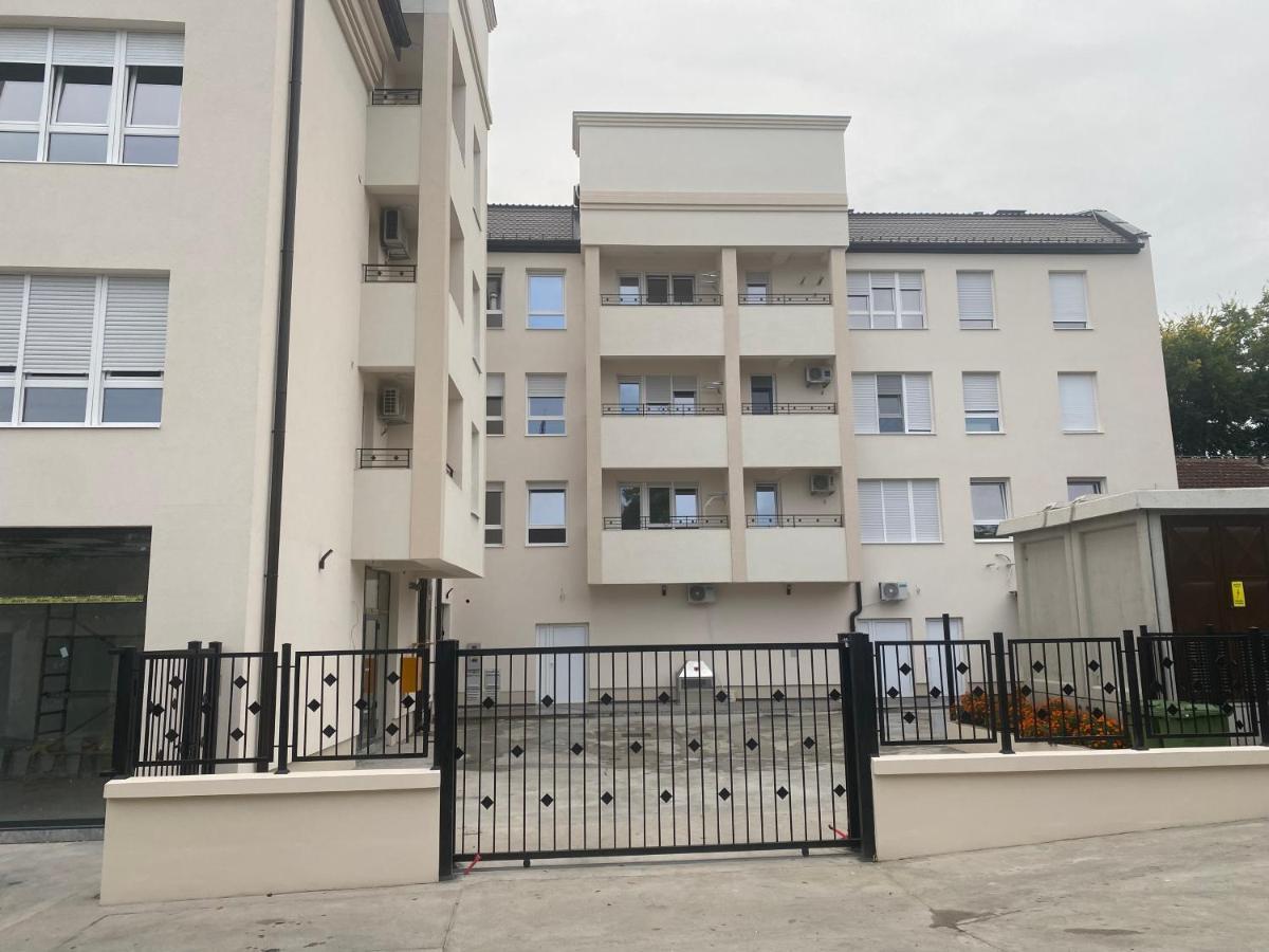 Apartman Mdb Lux Σουμπότικα Εξωτερικό φωτογραφία